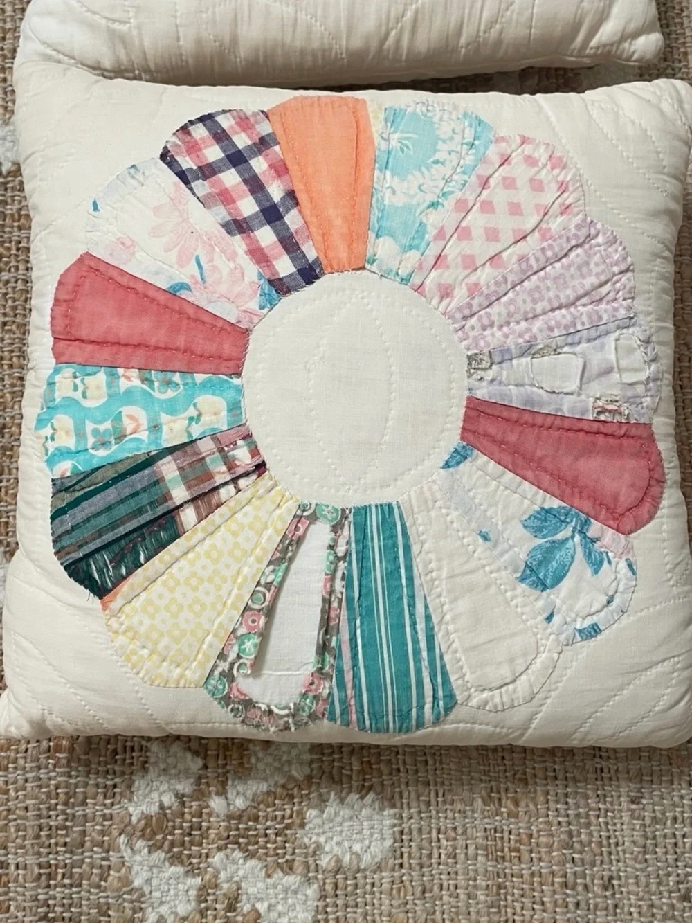 Pair Of Vintage Handmade Dresden Plate Pattern Square Throw Pillows